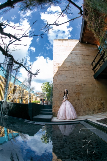 XV añera en jardín San Cristóbal SF-Foto